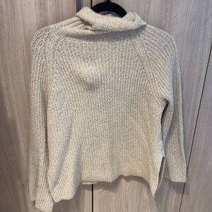 Johnn + Jenn sweater size XS